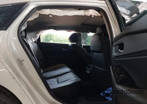 2024 Honda Accord Hybrid Touring z USA, uszkodzony, nr VIN 1HGCY2F84RA090714